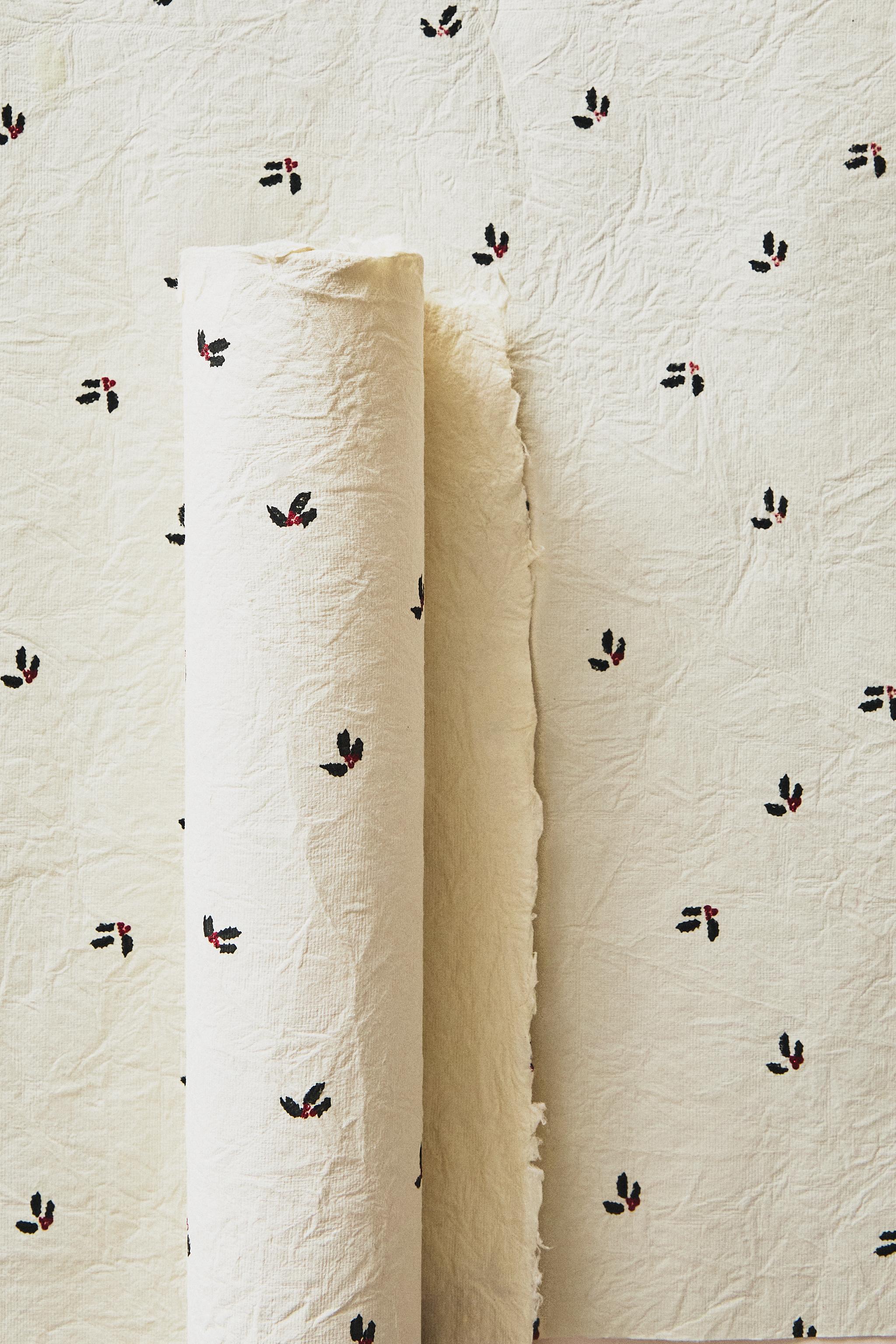 TEXTURED CHRISTMAS WRAPPING PAPER